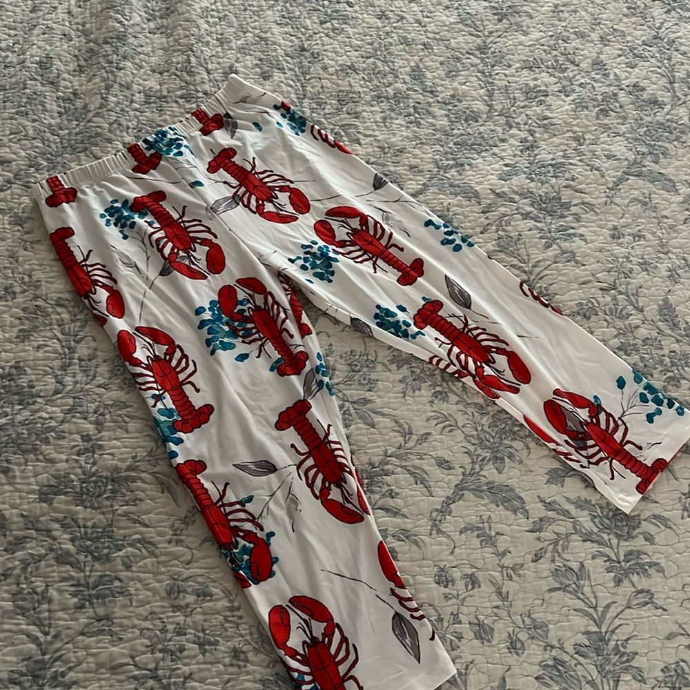 Coastal grandmother leggings. Lobster and hydrangea leggings